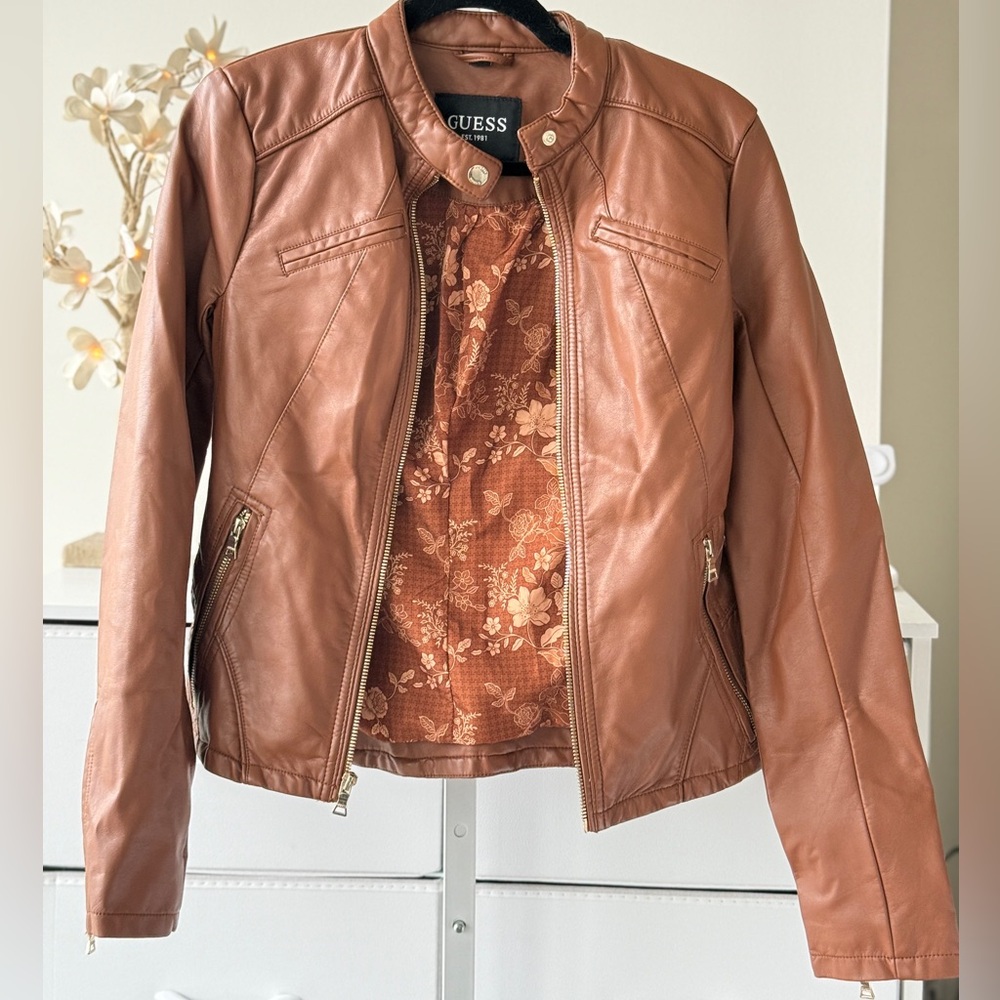 GUESS Faux Leather Moto Jacket Brown XS – Classic Fitted Style with Gold Zippers